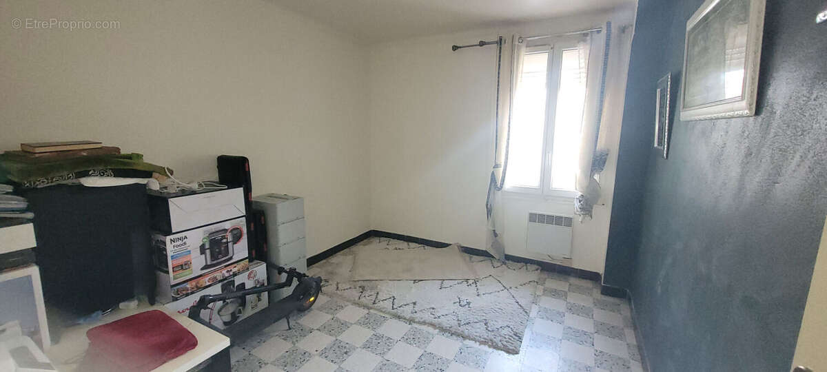 Appartement à ENTRAIGUES-SUR-LA-SORGUE