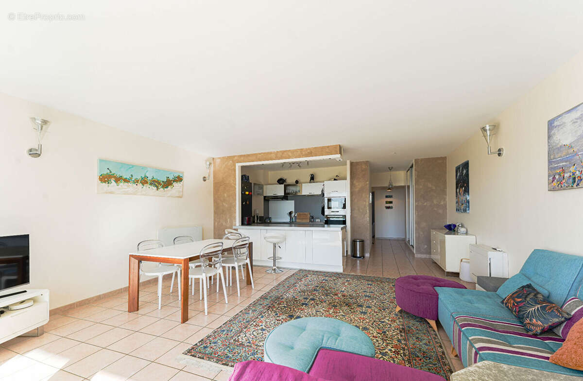 Appartement à CARRY-LE-ROUET