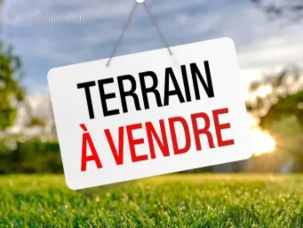 Terrain à MONTIVILLIERS