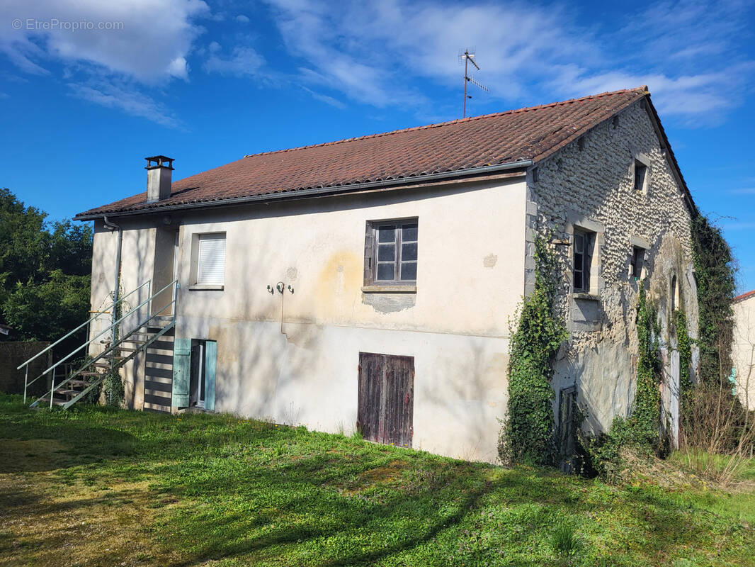 Appartement à SAINT-MARTIN-DE-RIBERAC