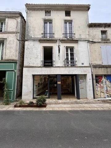 Appartement à FONTENAY-LE-COMTE