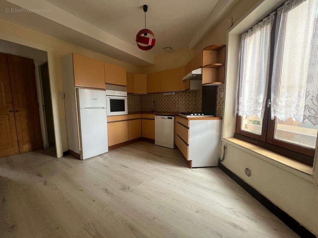 Appartement à COUZON-AU-MONT-D&#039;OR