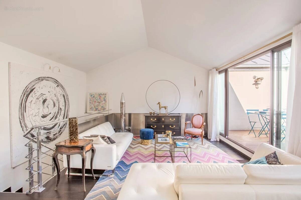 Appartement à NEUILLY-SUR-SEINE