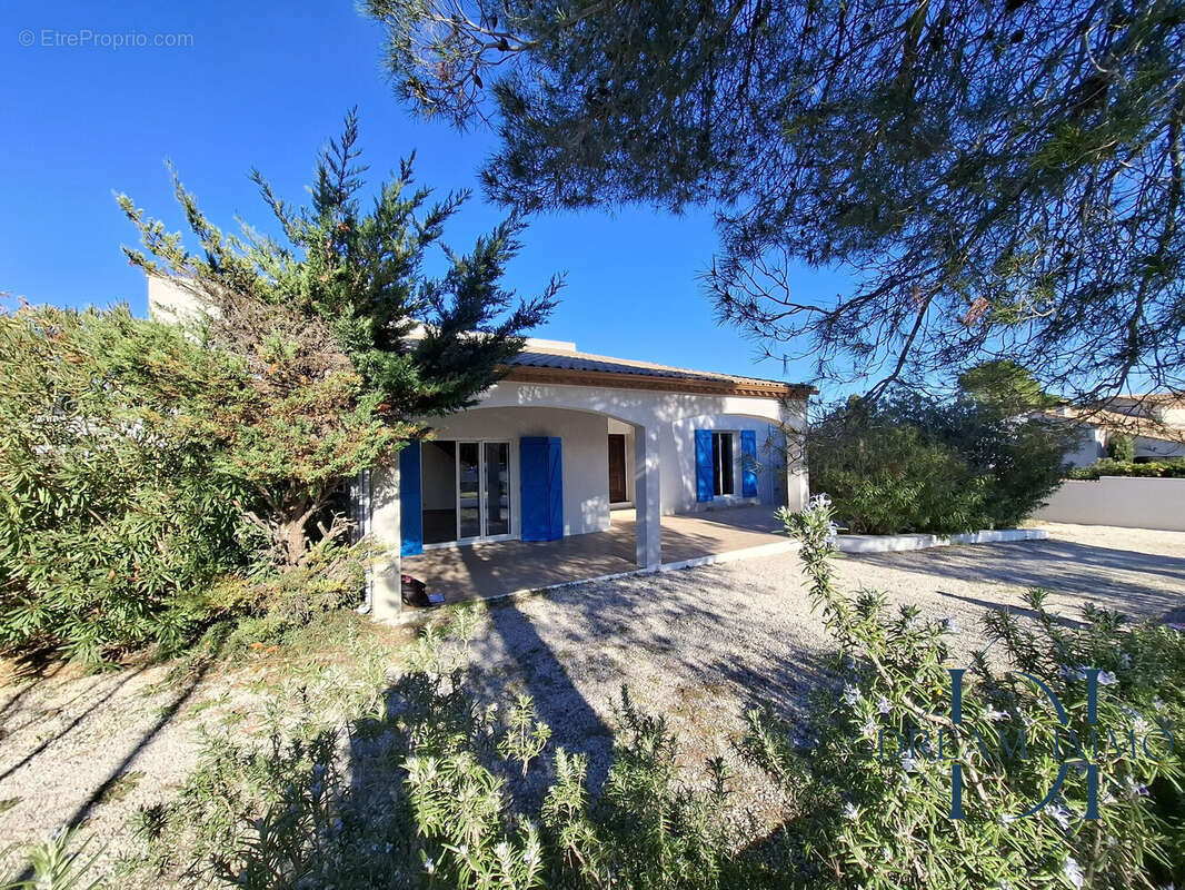 Maison à COMBAILLAUX