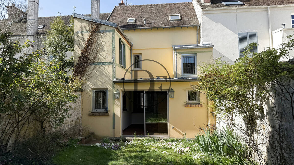 Maison à FONTAINEBLEAU