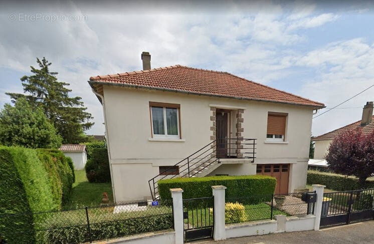 Maison à VARENNES-SUR-ALLIER