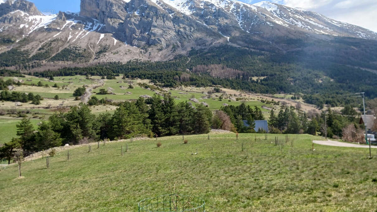 Terrain à SAINT-ETIENNE-EN-DEVOLUY