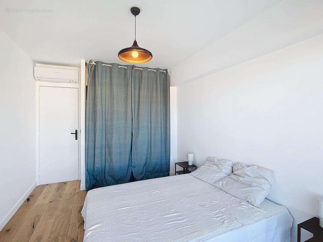 Appartement à SAINT-LAURENT-DU-VAR