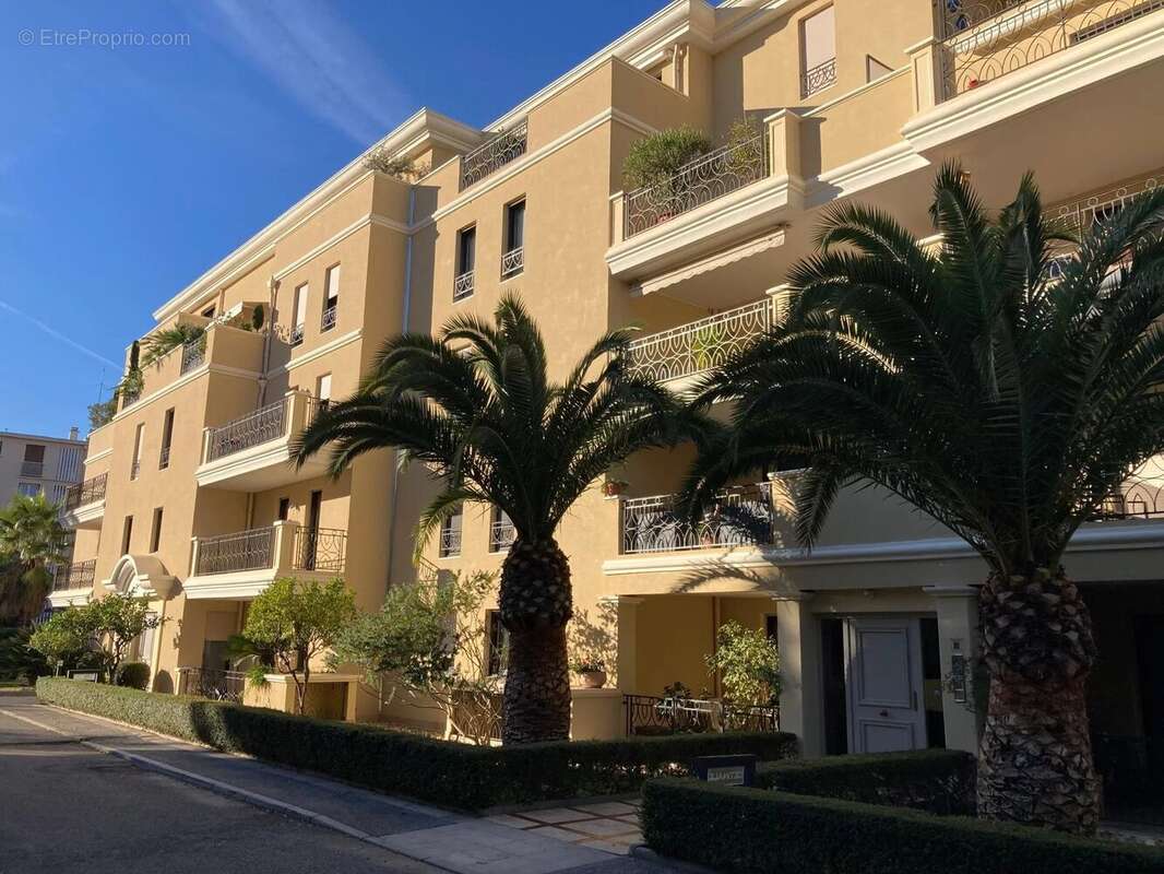 Appartement à HYERES
