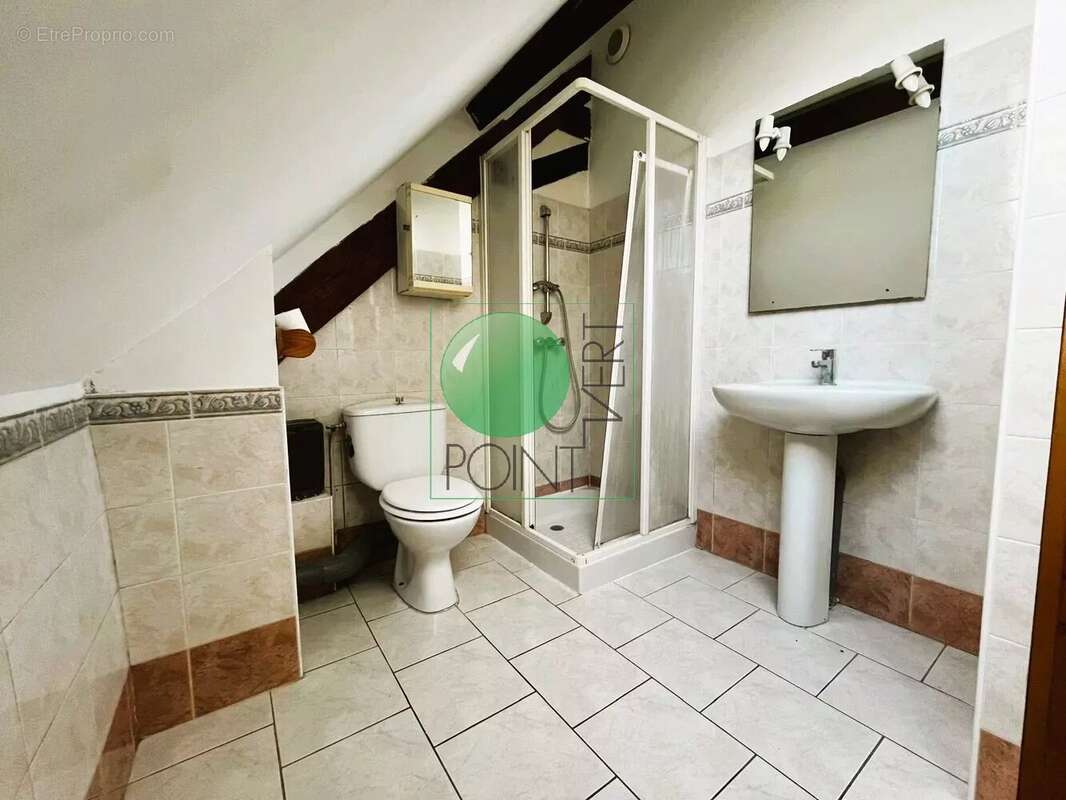 Appartement à VERT-LE-GRAND