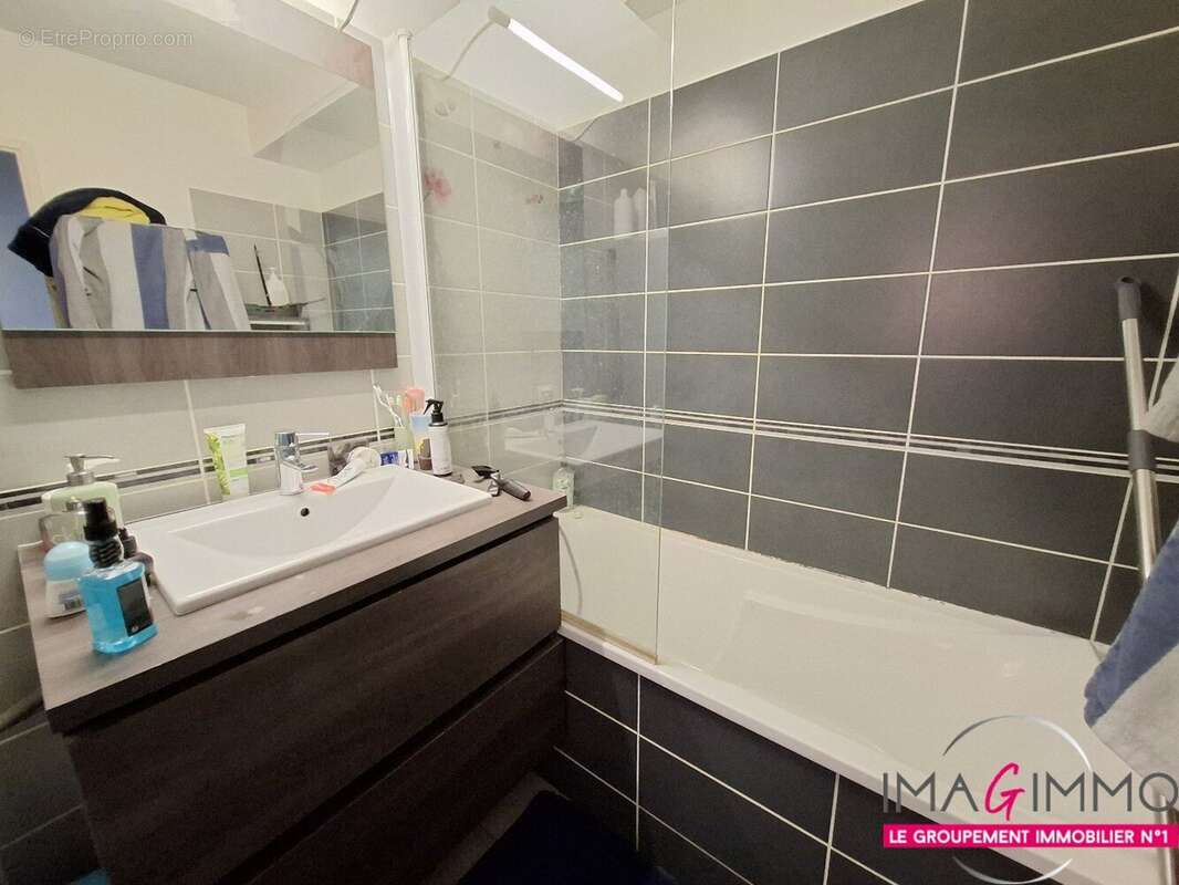 Appartement à MAUGUIO