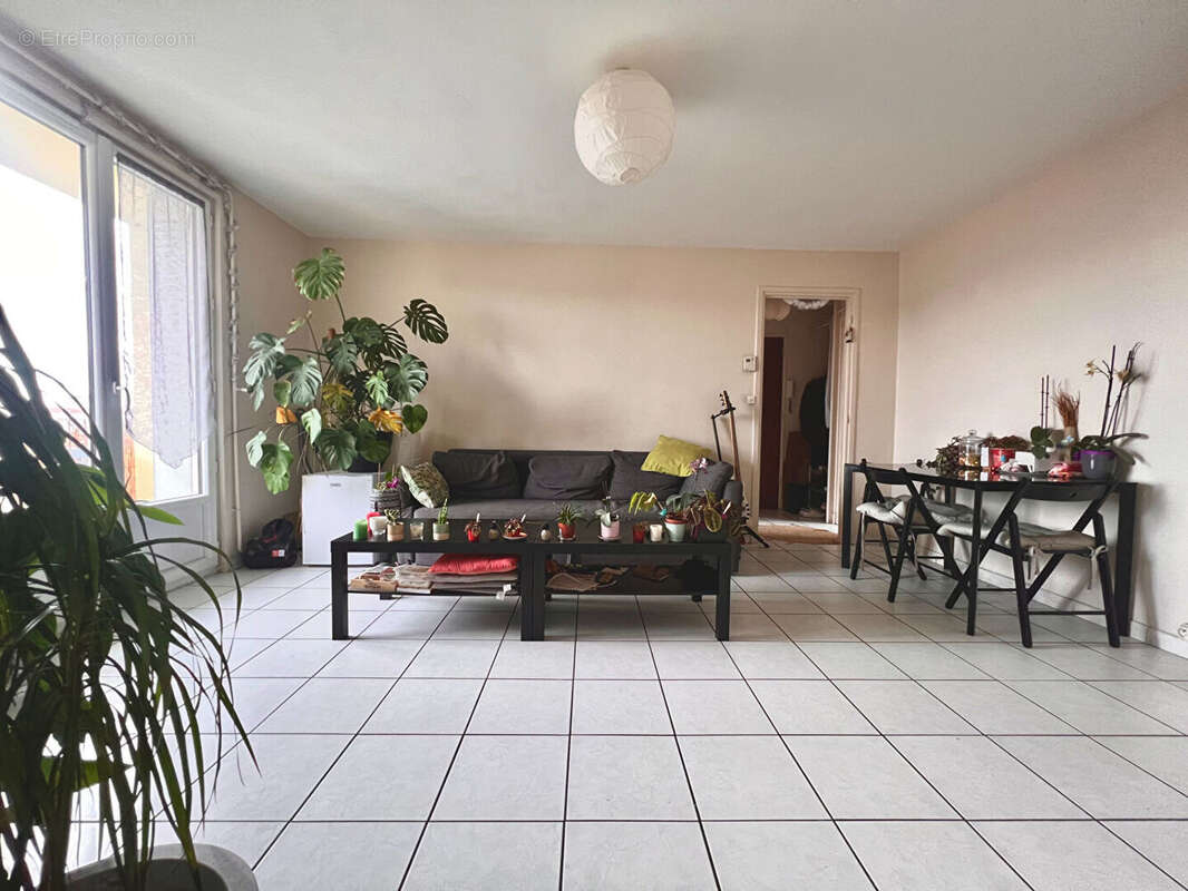 Appartement à LYON-8E