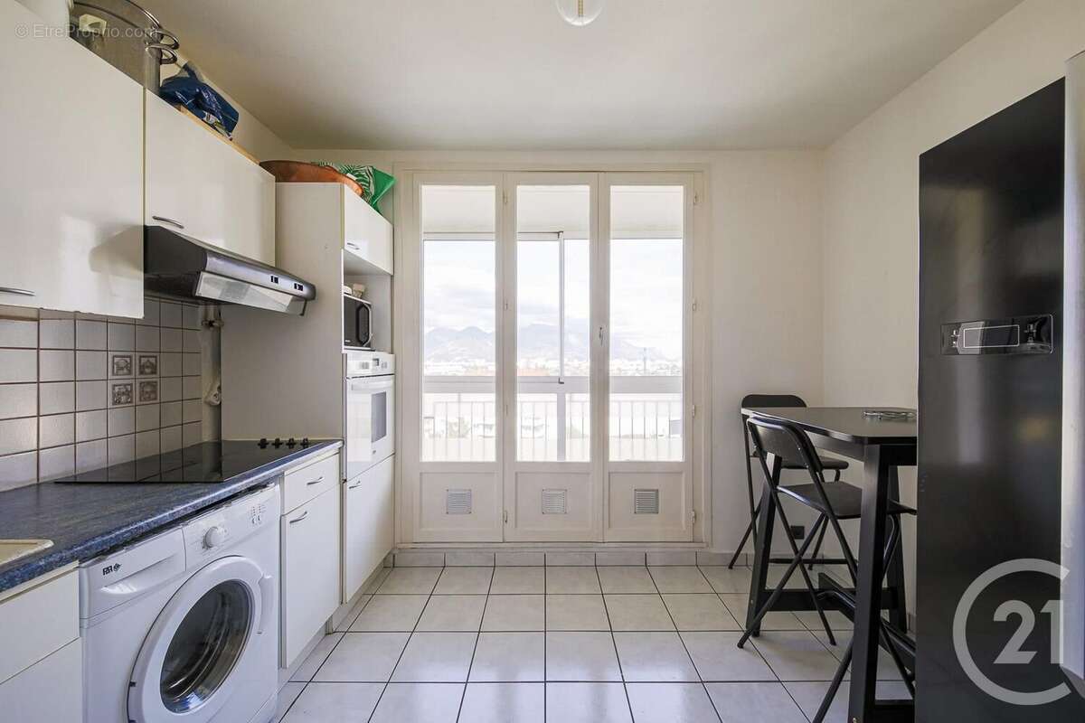 Appartement à LE PONT-DE-CLAIX