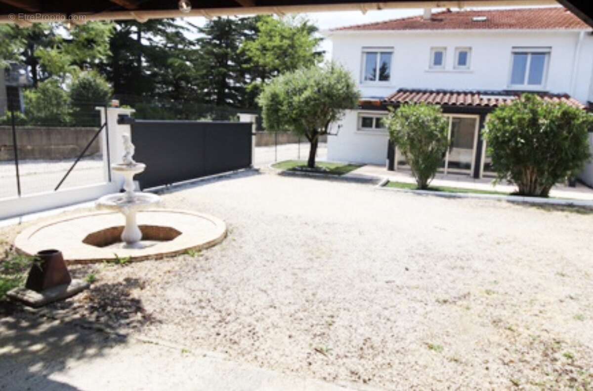 Maison à TERNAY