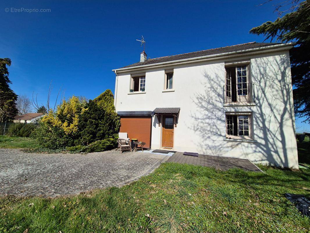 Maison à SUEVRES