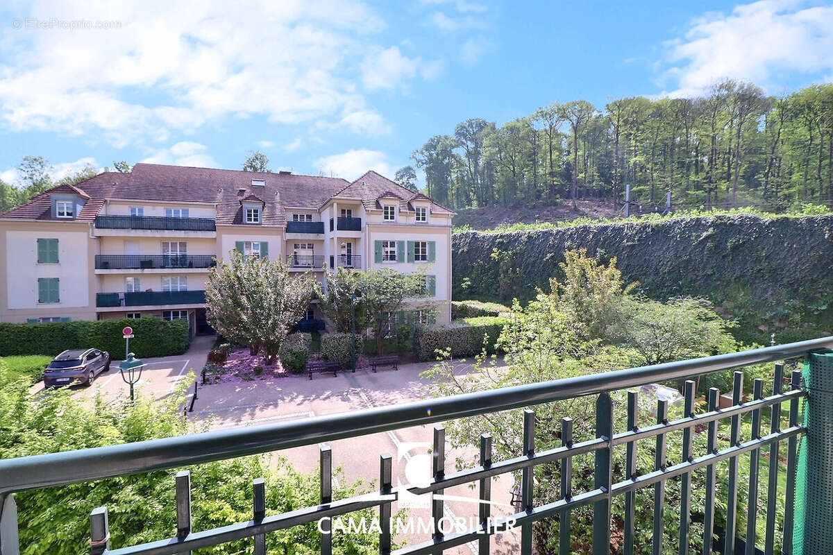 Appartement à FONTENAY-LE-FLEURY