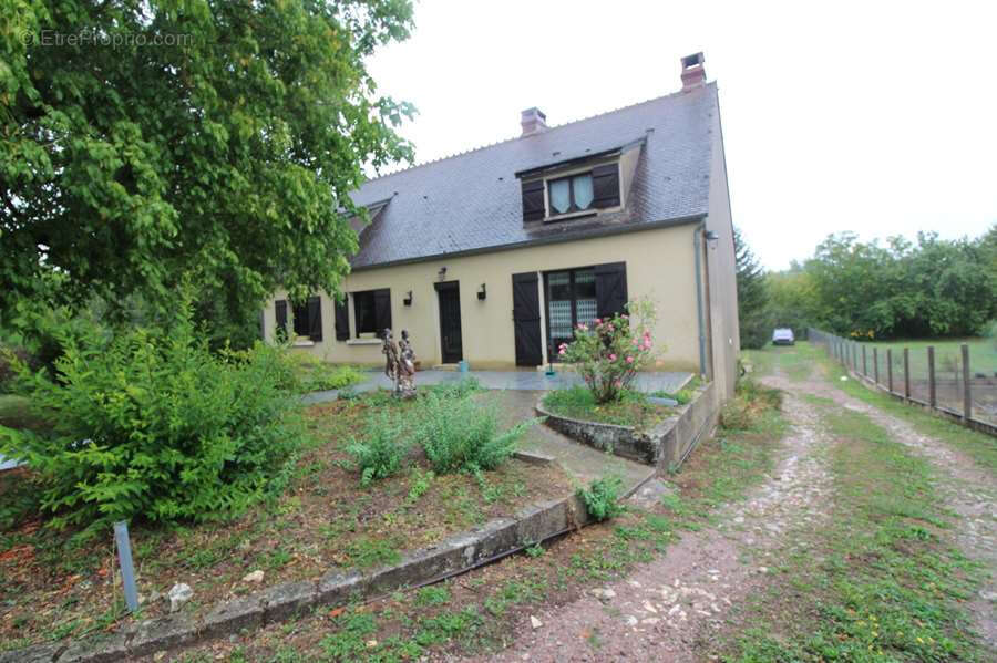 Maison à VARZY