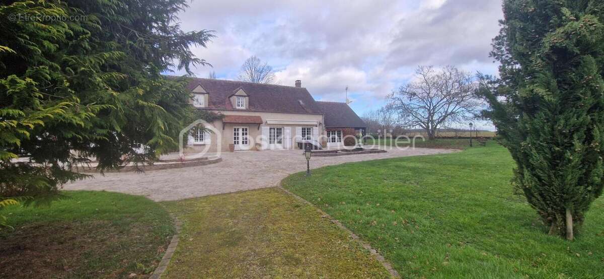 Maison à SAINT-HILAIRE-LES-ANDRESIS
