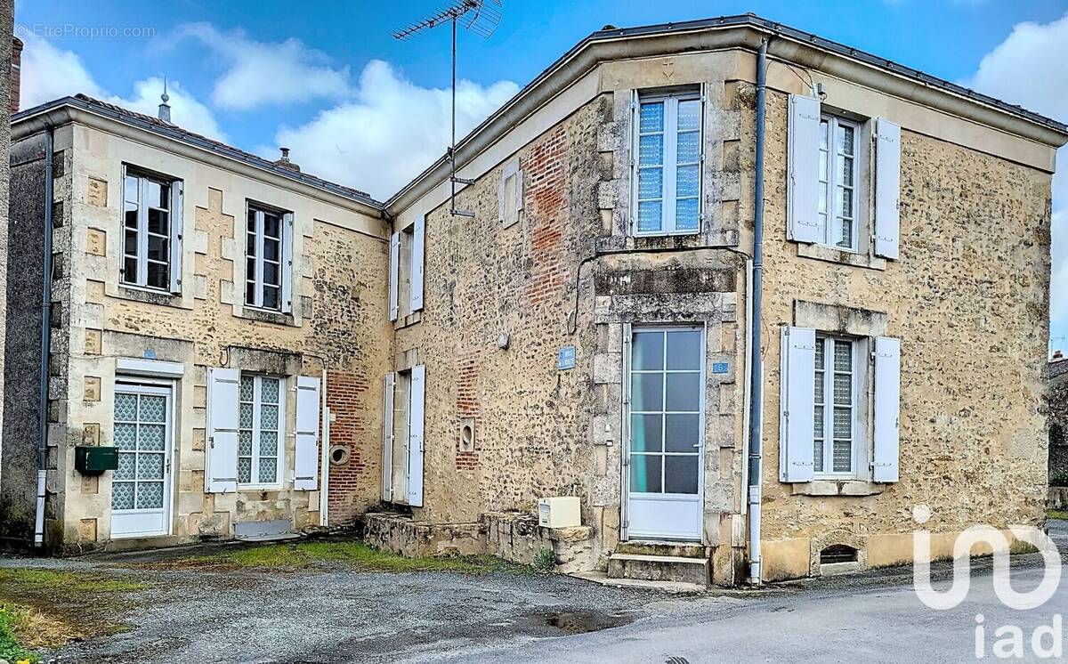 Photo 1 - Maison à SIGOURNAIS