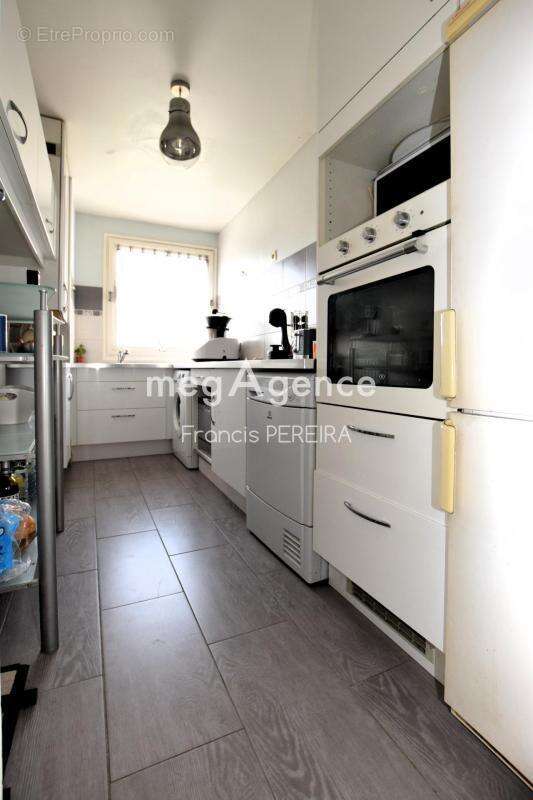 Appartement à FONTENAY-LE-FLEURY