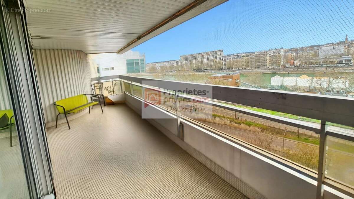 Appartement à PARIS-15E