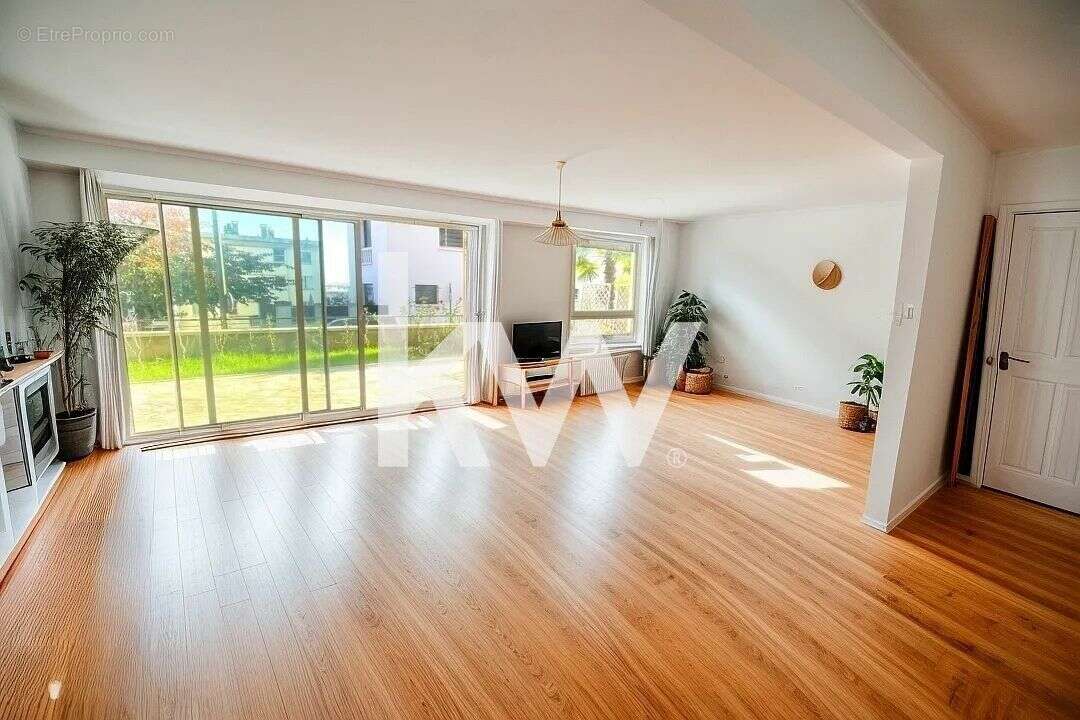 Appartement à SURESNES