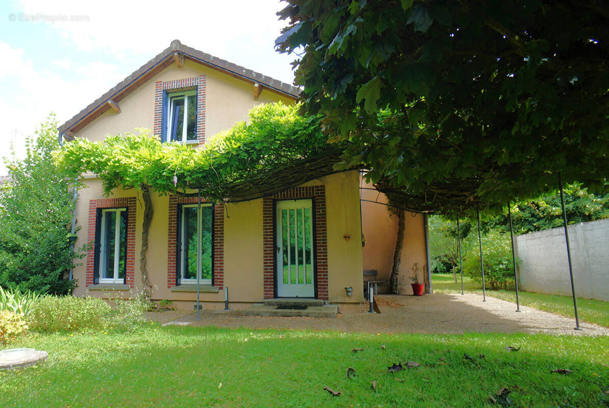 Maison à JOIGNY