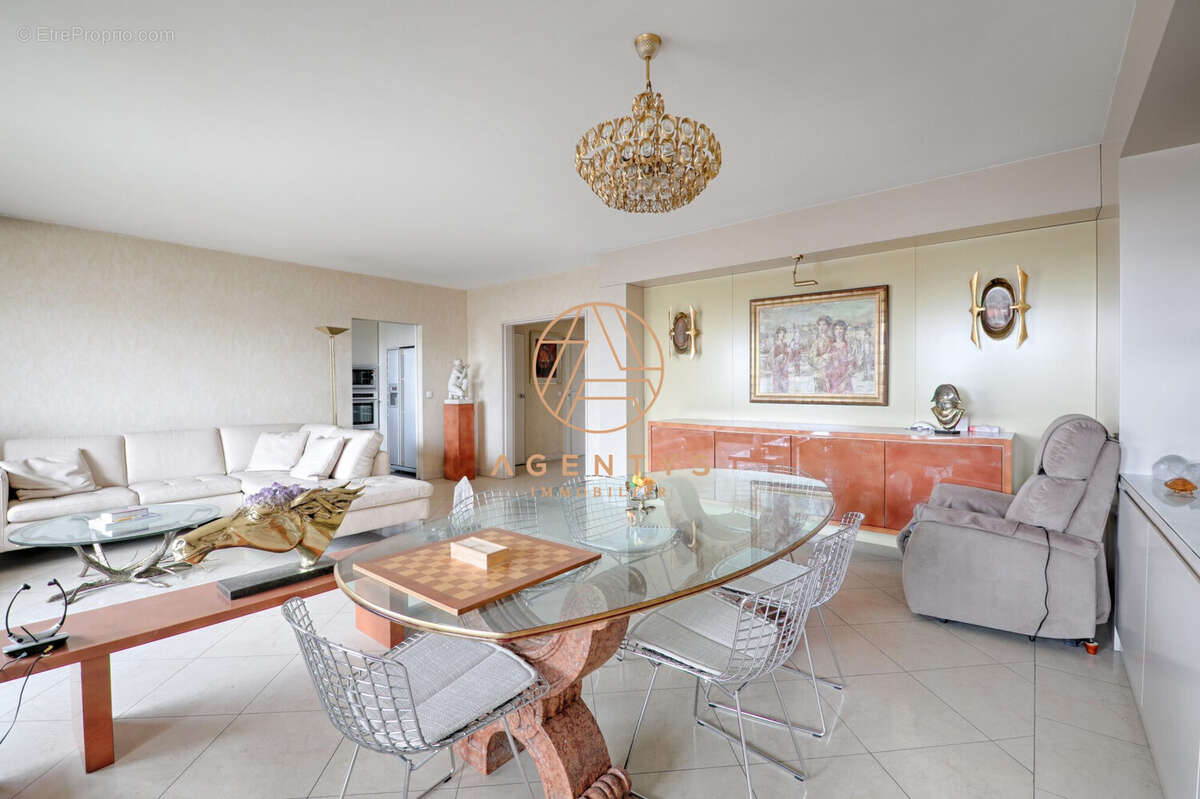 Appartement à SAINT-MAUR-DES-FOSSES