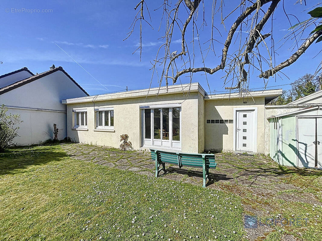 Maison à SAINT-GERMAIN-LES-ARPAJON