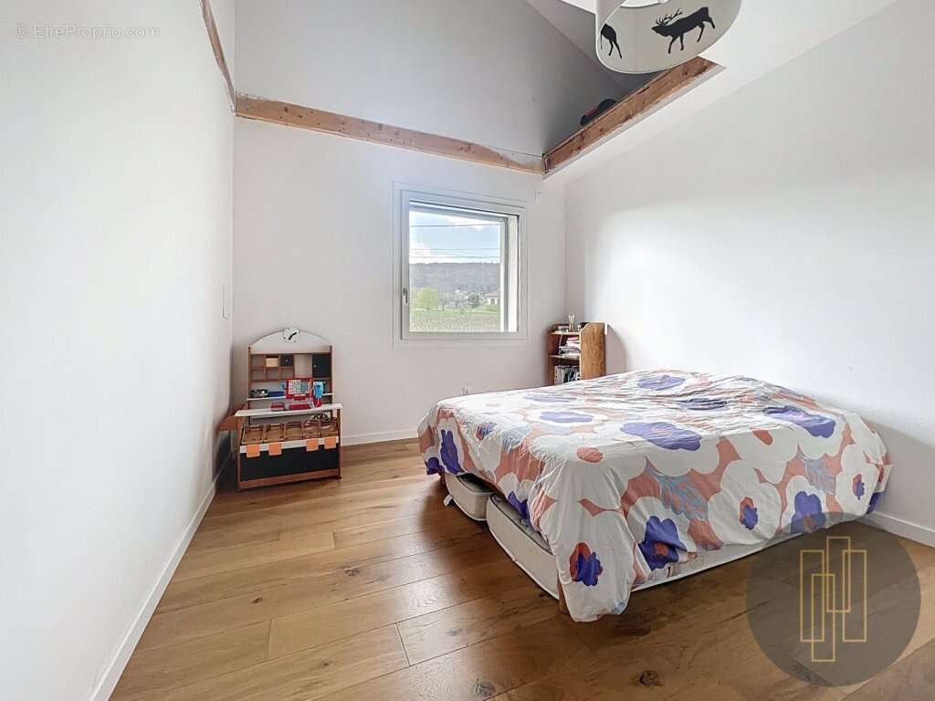 Maison à LUCENAY