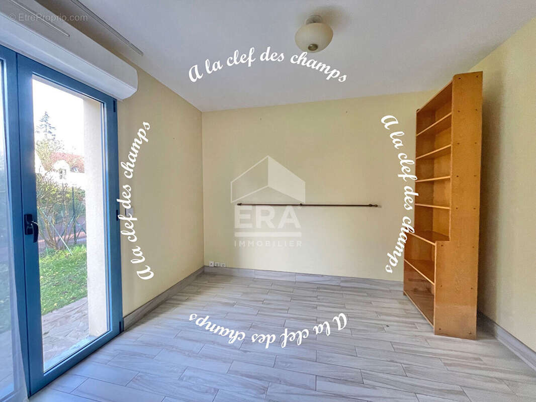Appartement à SAINT-REMY-LES-CHEVREUSE