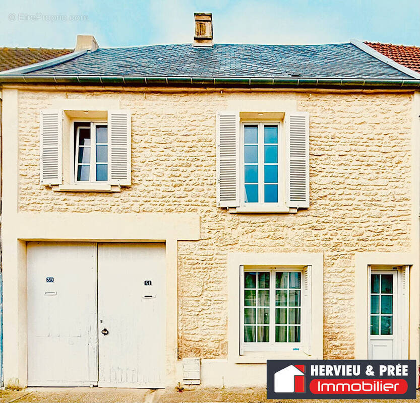 Maison à LUC-SUR-MER