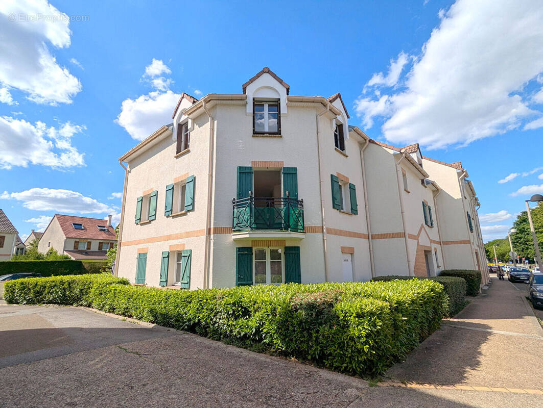 Appartement à MONTIGNY-LE-BRETONNEUX