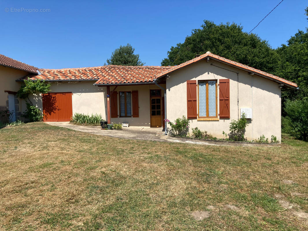 Maison à CONFOLENS