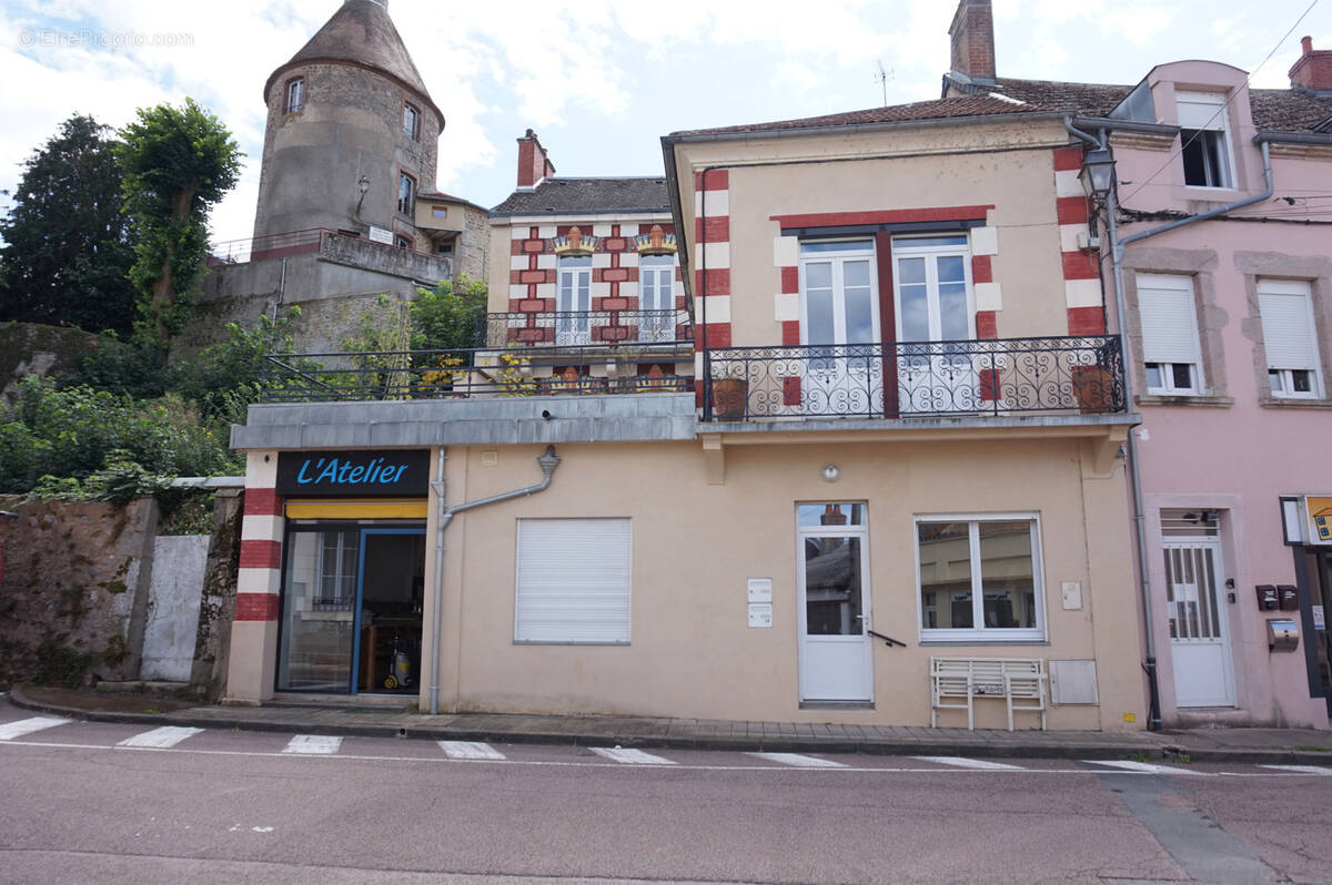 Maison à LUZY