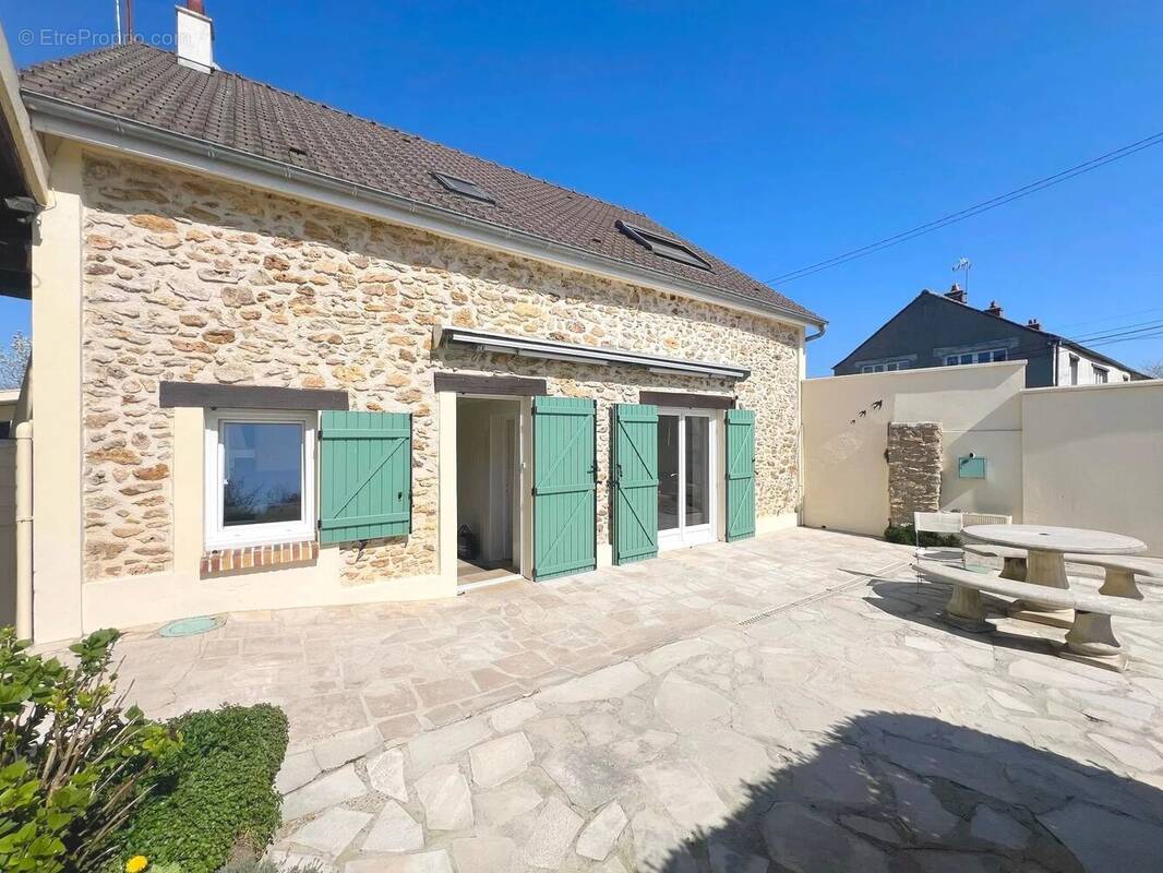 Maison à TOURNAN-EN-BRIE