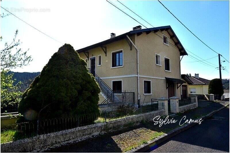 Maison à LA SEAUVE-SUR-SEMENE