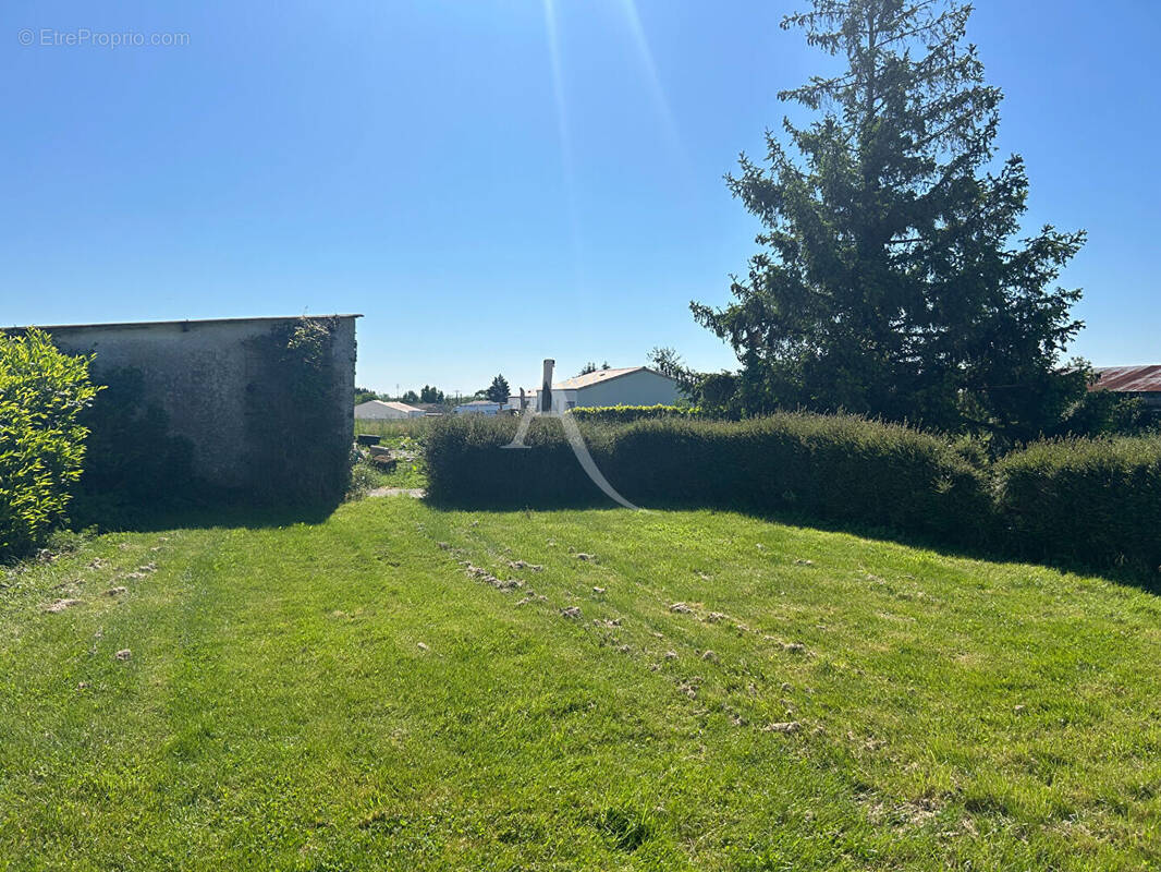 Terrain à L&#039;ILE-D&#039;ELLE