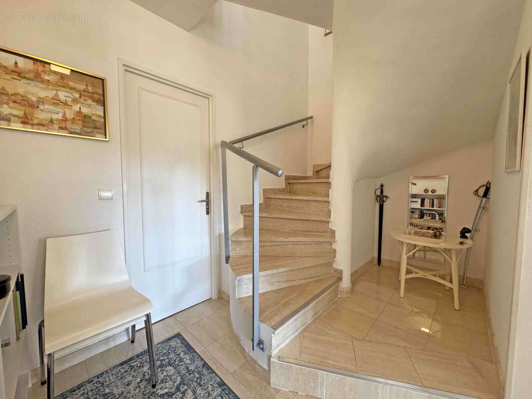 Appartement à VENCE