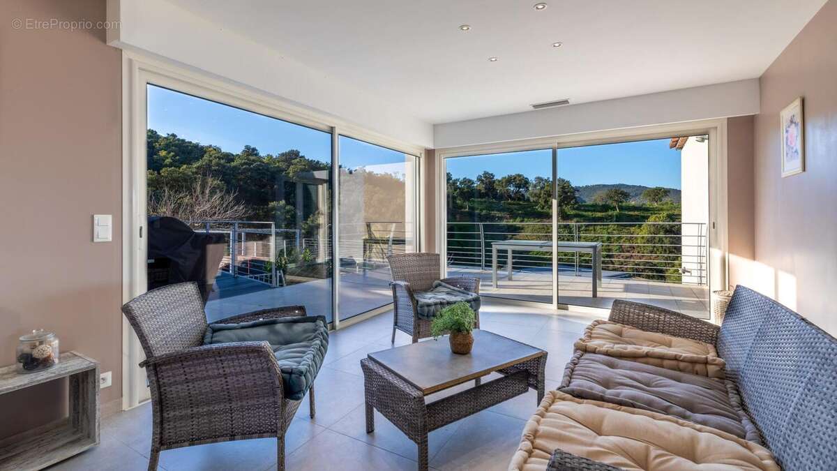 Photo 5 - Maison à ROQUEBRUNE-SUR-ARGENS