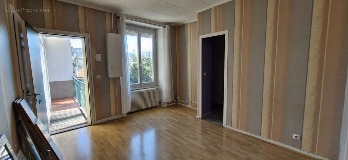 Appartement à SAINT-ETIENNE