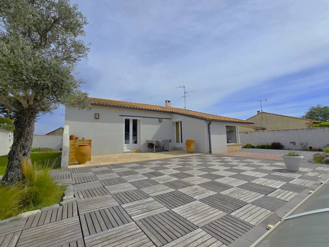 Maison à POUSSAN