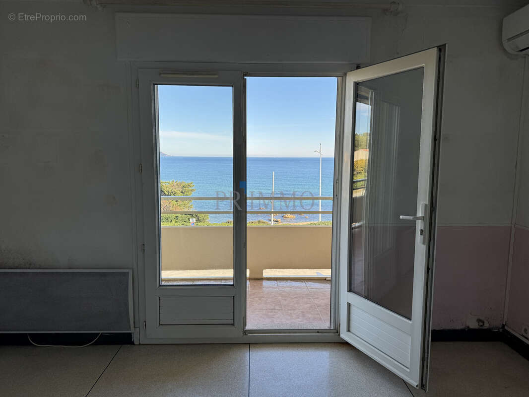 Appartement à ROQUEBRUNE-SUR-ARGENS