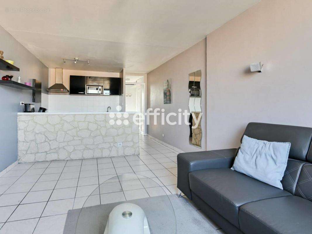 Appartement à VERRIERES-LE-BUISSON