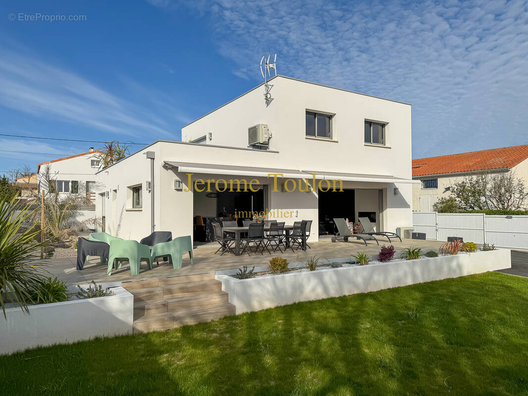 Maison à VAUX-SUR-MER