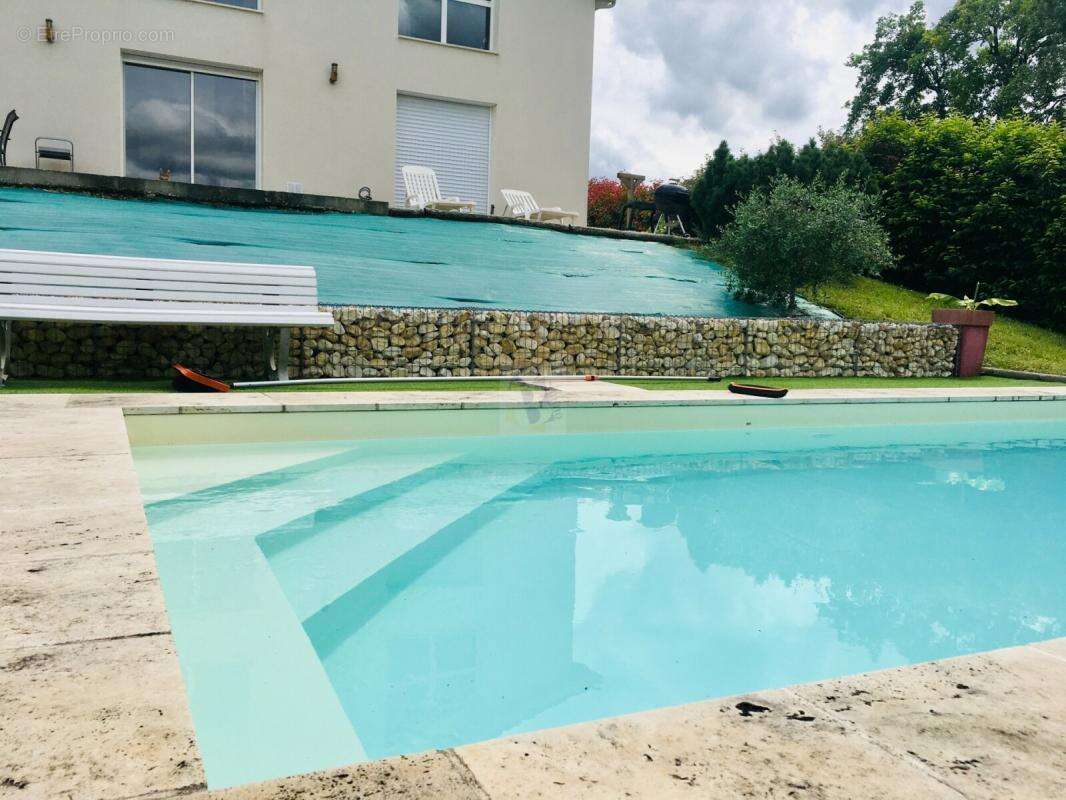 Maison à MORNAC