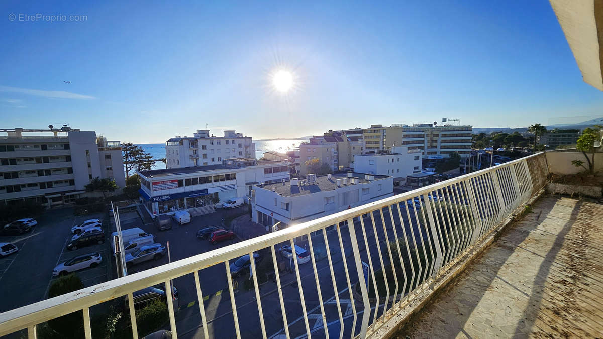Appartement à SAINT-LAURENT-DU-VAR