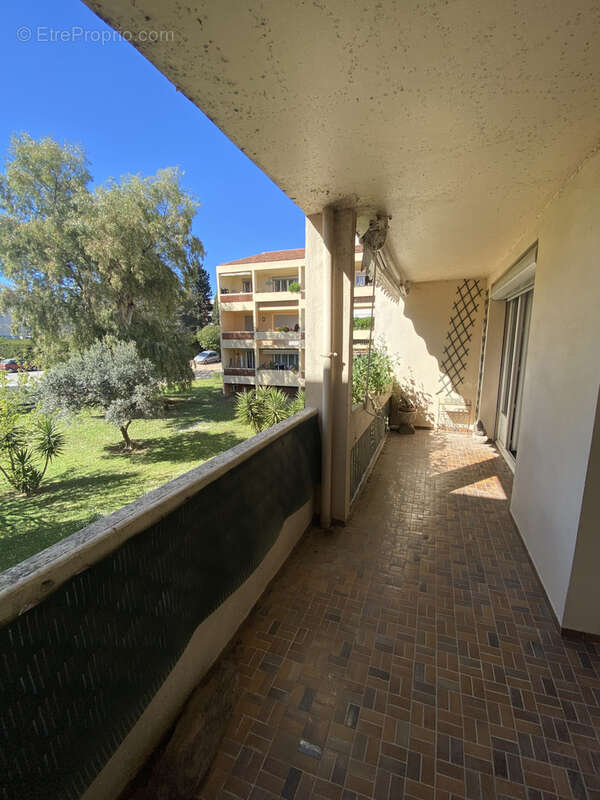 Appartement à COGOLIN