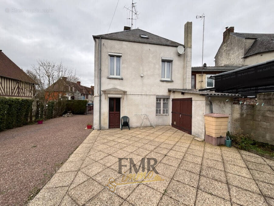 Maison à SAINT-JULIEN-LE-FAUCON