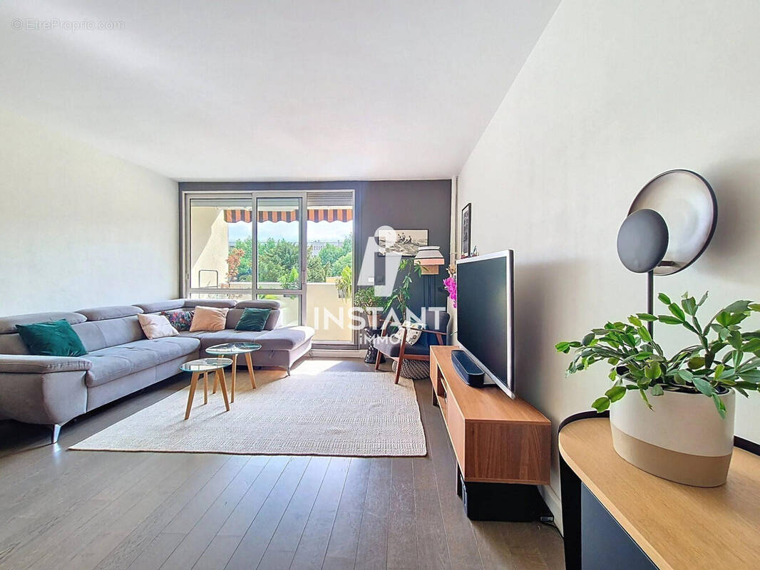 Séjour / Salle à manger - Appartement à MAISONS-ALFORT